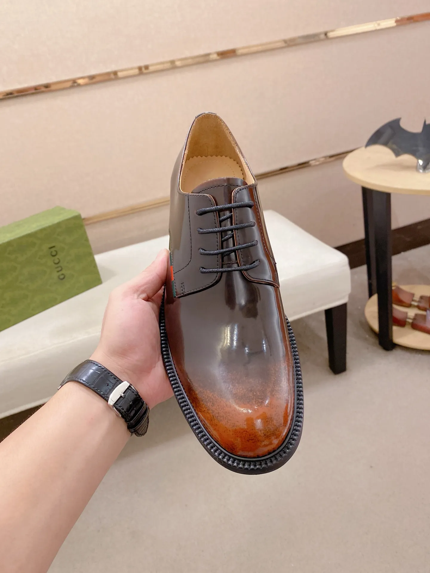 Men's shoes 💰: 520💰 (GUCCI) new series ss hot new products 💢 💠 Casual leather shoes 👞, first layer of cowhide, upper hardware buckles and logo on the sides of the shoe, brand logo on the insole and sole 💠 💎Upper: 100% cowhide 💎Inner: cowhide/100% 💎Feet: cowhide/100% 💎Sole: rubber/100% 💎SIZE: 38 39 40 41 42 43 44 Can be customized 45